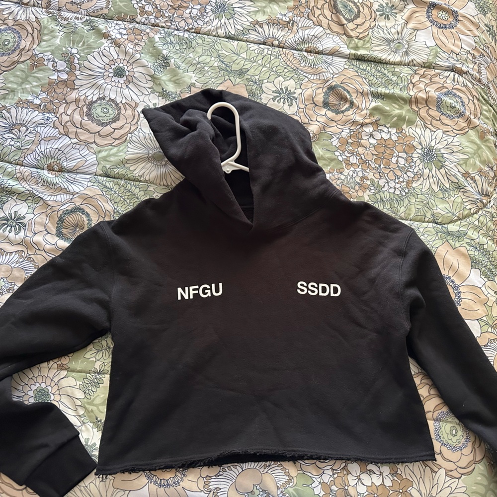 Black crop Darc hoodie